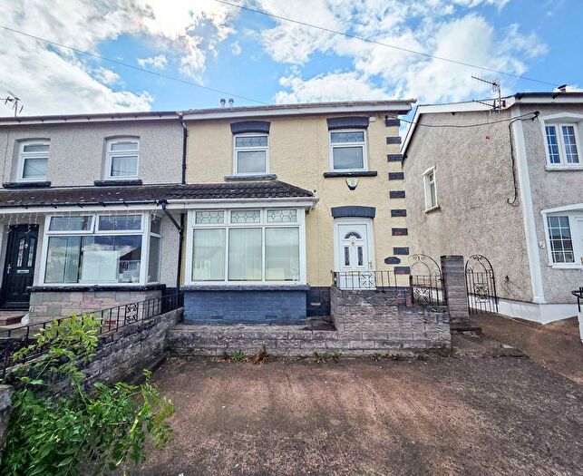 3 Bedroom Semi-Detached House For Sale In Hengoed Avenue, Hengoed, CF82