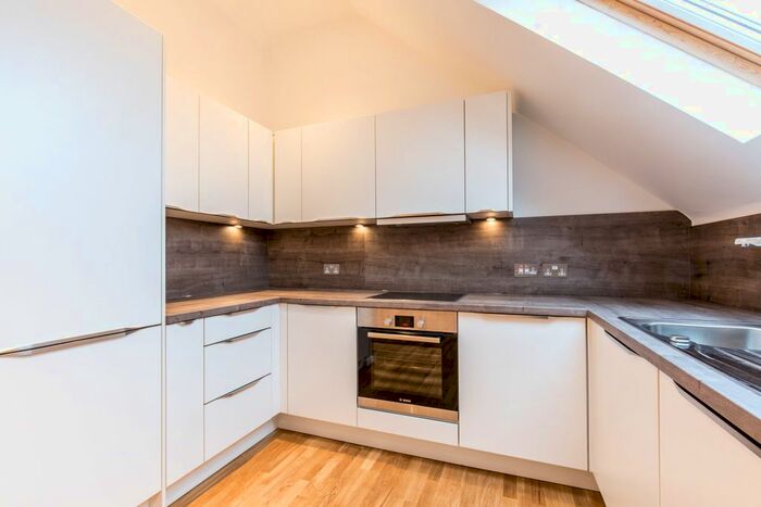 1 Bedroom Flat To Rent In Campbell Road, Twickenham, TW2