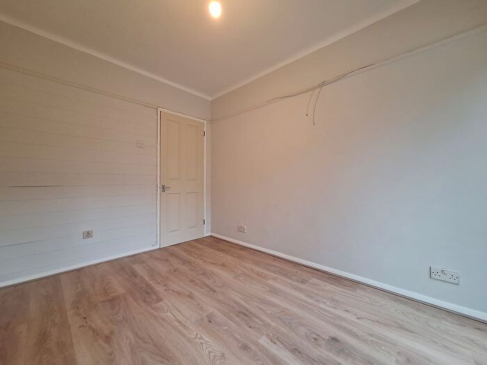 3 Bedroom Property To Rent In Frinsted Road, Erith, DA8