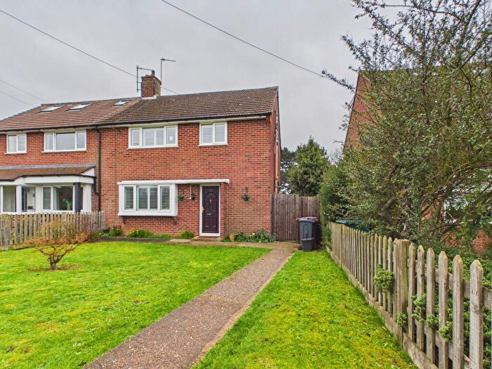 3 Bedroom Semi Detached House For Sale In Aldworth Close, Southcote, Reading, RG30