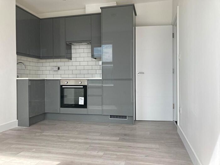 2 Bedroom Flat To Rent In North Parade, Mollison Way, Edgware, HA8