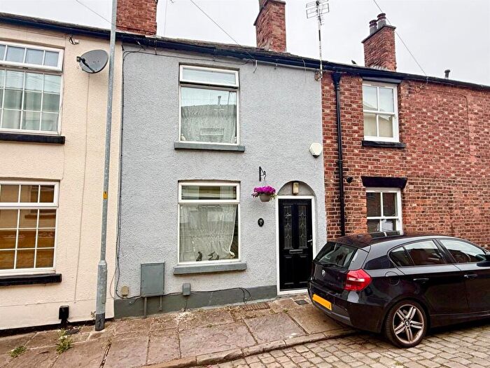 2 Bedroom Terraced House For Sale In Longden Street, Macclesfield, SK10