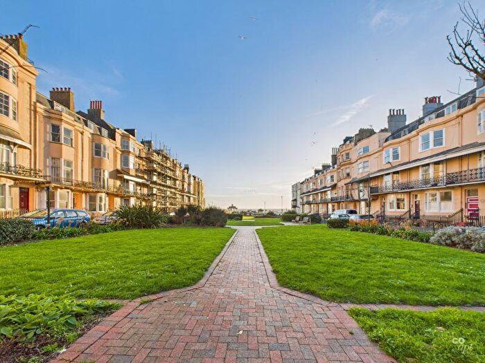 1 Bedroom Flat To Rent In Bedford Square, Brighton, BN1