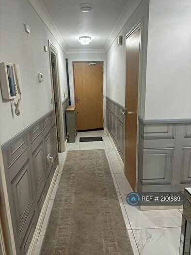 2 Bedroom Flat To Rent In Regency Court, Dudley, DY1