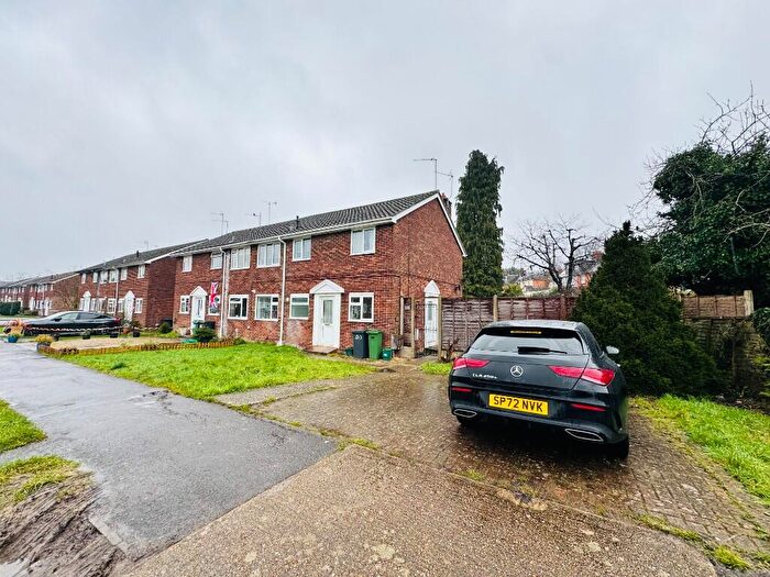 2 Bedroom Ground Maisonette To Rent In Penrith Road, Basingstoke, Hampshire, RG21