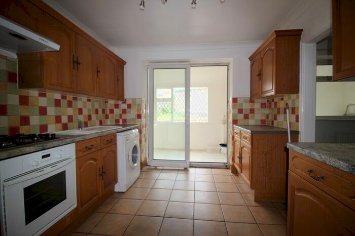 3 Bedroom Semi-Detached House To Rent In Swansdowne Drive, Clifton, Nottingham, NG11