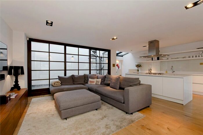 3 Bedroom Mews To Rent In Leinster Mews, Bayswater, London, W2