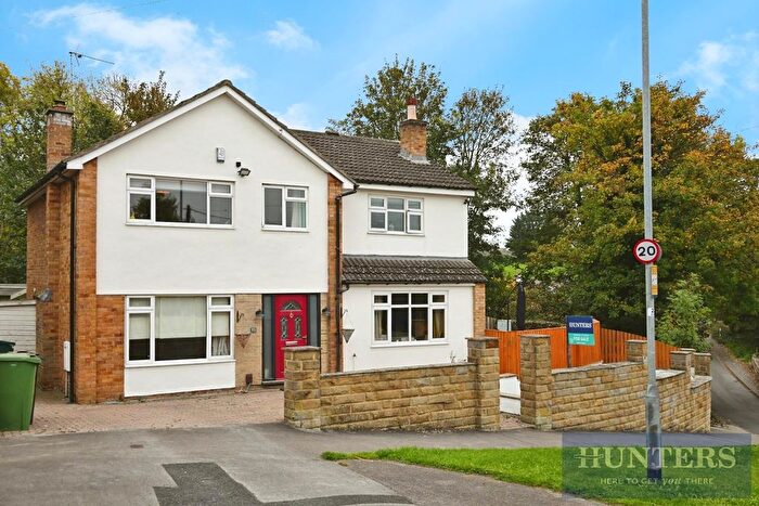 5 Bedroom Detached House For Sale In Greenlea Road, Yeadon, Leeds, LS19