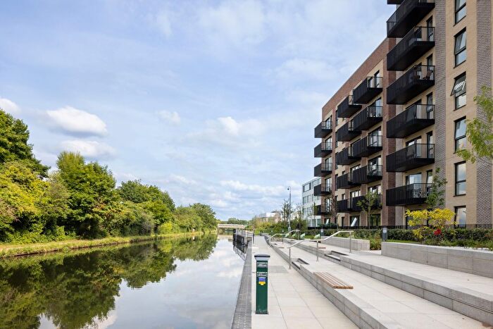 1 Bedroom Flat For Sale In "Berg Apartments" At Nestles Avenue, Hayes, UB3