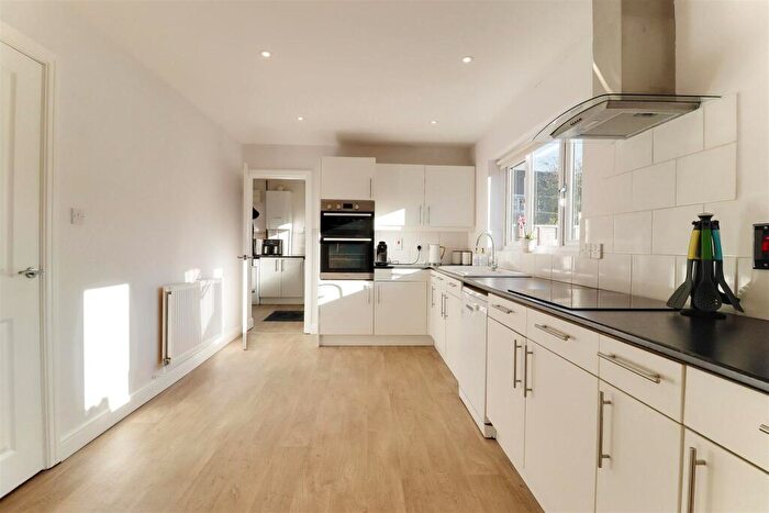 5 Bedroom Detached House For Sale In Vicarage Walk, North Cave, HU15