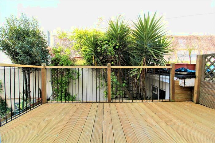 5 Bedroom Terraced House To Rent In St James Avenue, BN2