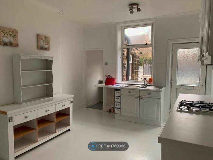 4 Bedroom Terraced House To Rent In Ashgrove, Greengates, Bradford, BD10