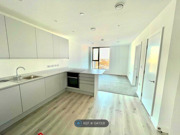 1 Bedroom Flat To Rent In No Old Trafford, Manchester, M17