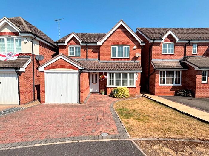 3 Bedroom Detached House For Sale In Little Field, Grange Park, Northampton, NN4