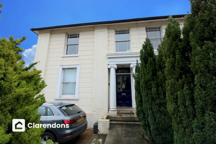 1 Bedroom Flat To Rent In London Road, Redhill, RH1