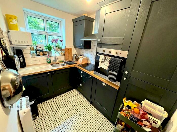 2 Bedroom Flat To Rent In Burford Court, Whalley Range, M16