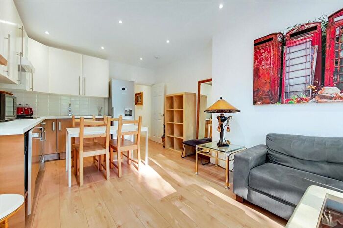 3 Bedroom Flat To Rent In Larch Road, Cricklewood, NW2