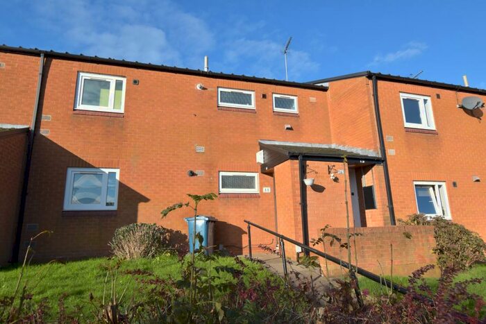 2 Bedroom Flat To Rent In Shaw Gardens, Stafford, ST17