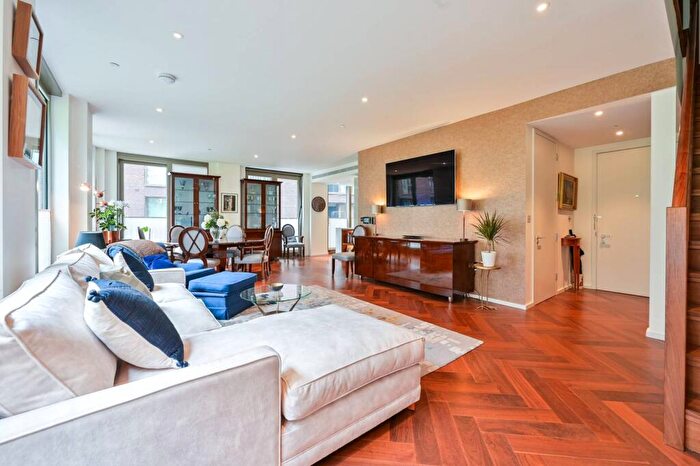 3 Bedroom Maisonette To Rent In Embassy Gardens, Nine Elms, London, SW11