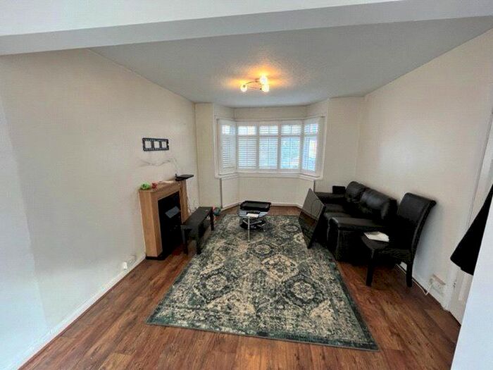 3 Bedroom End Of Terrace House To Rent In Grosvenor Crescent, Hillingdon, Greater London, UB10