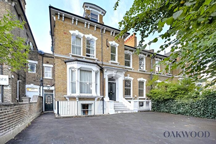 1 Bedroom Flat For Sale In Cazenove Road, London, N16