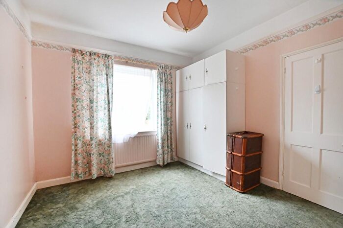 2 Bedroom Detached Bungalow For Sale In Little Horcott Lane, Fairford, GL7