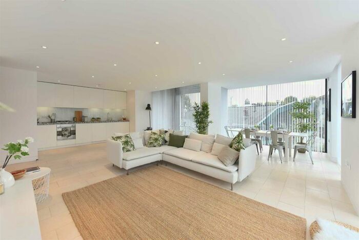 3 Bedroom Flat To Rent In Latitude House, Oval Road, Primrose Hill, London, NW1