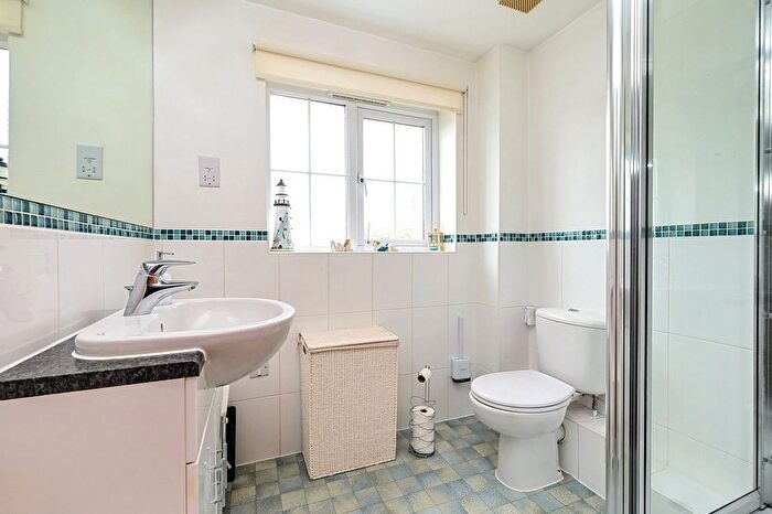 3 Bedroom Terraced House For Sale In Ashford, Surrey, TW15