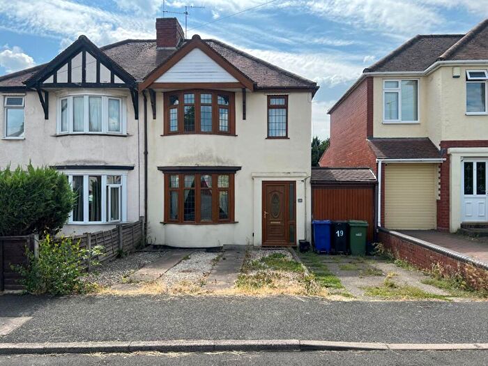 3 Bedroom Semi-Detached House For Sale In Shepherds Brook Road, Stourbridge, DY9