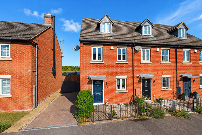 3 Bedroom End Of Terrace House For Sale In South End Lane, Northall, Buckinghamshire, LU6