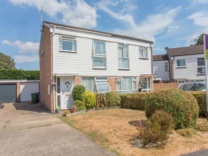 3 Bedroom Property To Rent In Blackmoor Close, Ascot, Berkshire SL5