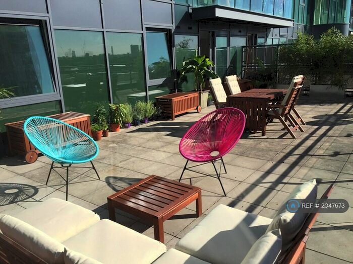 2 Bedroom Flat To Rent In Millharbour, London, E14