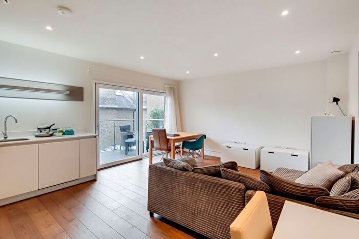 2 Bedroom Flat For Sale In Oakhill Road, London, SW15