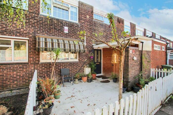 3 Bedroom Property To Rent In Sanders Close, Hampton Hill, Hampton, TW12