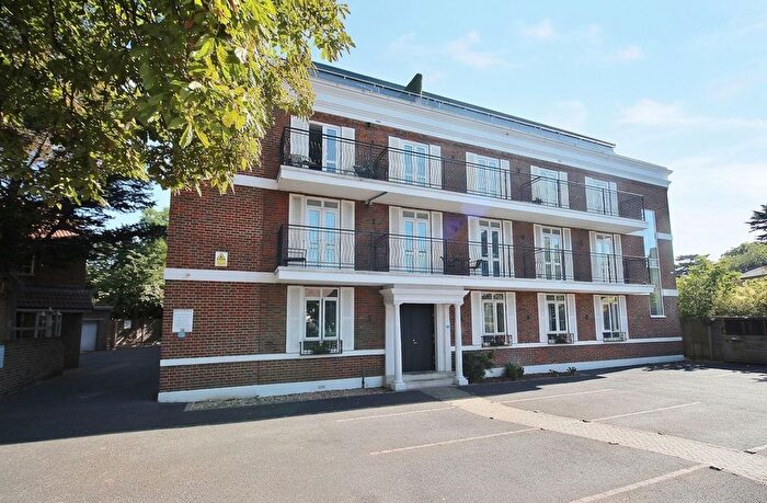 1 Bedroom Flat To Rent In The Grove, Isleworth, TW7