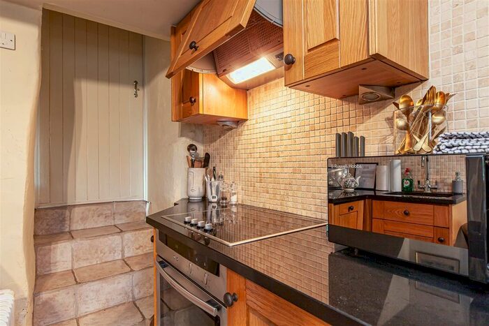2 Bedroom Cottage To Rent In Manor Road, Woodstock, OX20