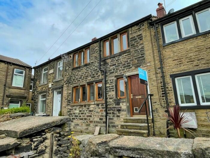 2 Bedroom Property To Rent In Lane Top, Linthwaite, Huddersfield, HD7
