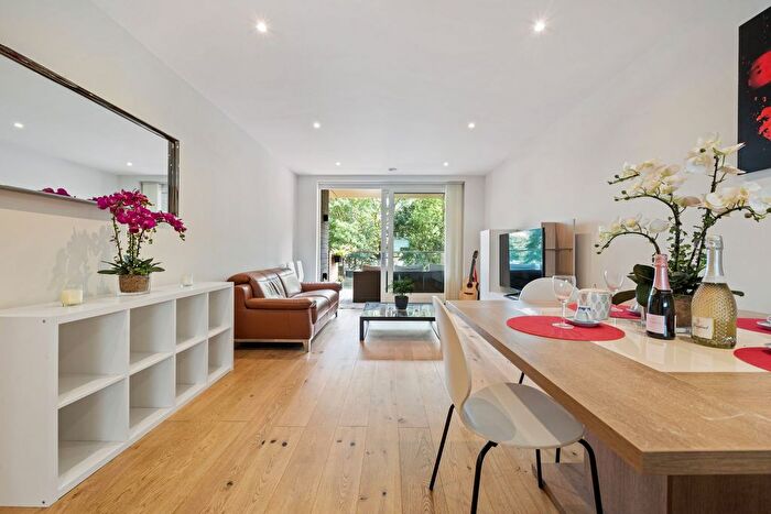 2 Bedroom Flat To Rent In Waterfront Apartments, Amberley Road, London, W9