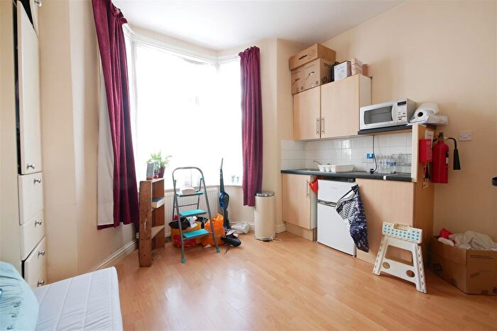 Studio To Rent In Cranbrook Park, Wood Green, N22