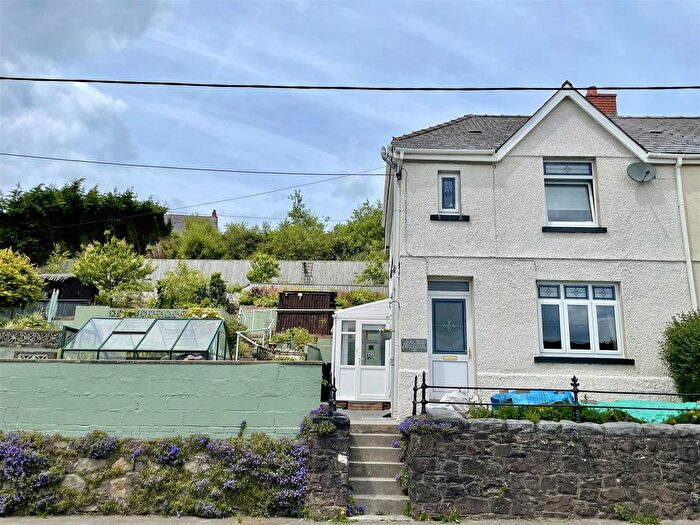 3 Bedroom Semi-Detached House For Sale In Llandeilo Road, Gorslas, Llanelli, SA14