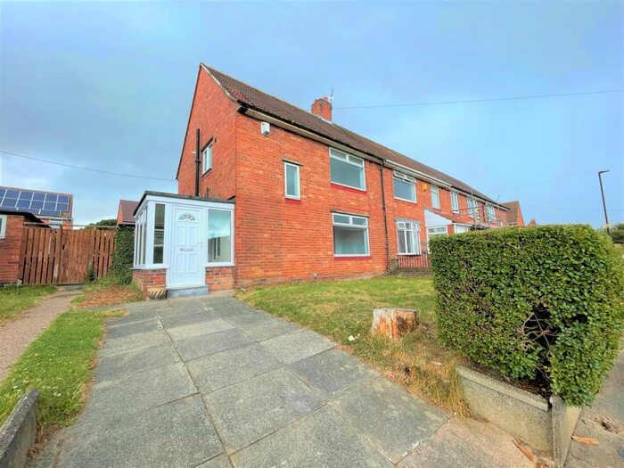 3 Bedroom Semi-Detached House To Rent In Lindfield Avenue, Blakelaw, Newcastle Upon Tyne, NE5