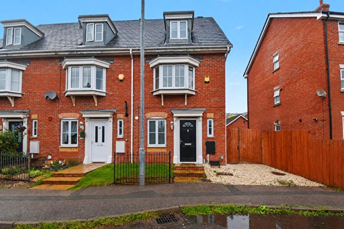 3 Bedroom Town House For Sale In , Boughton Road, Corby, NN18