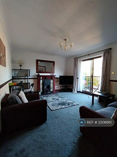 3 Bedroom Flat To Rent In Cymbeline Court, Bedford, MK40