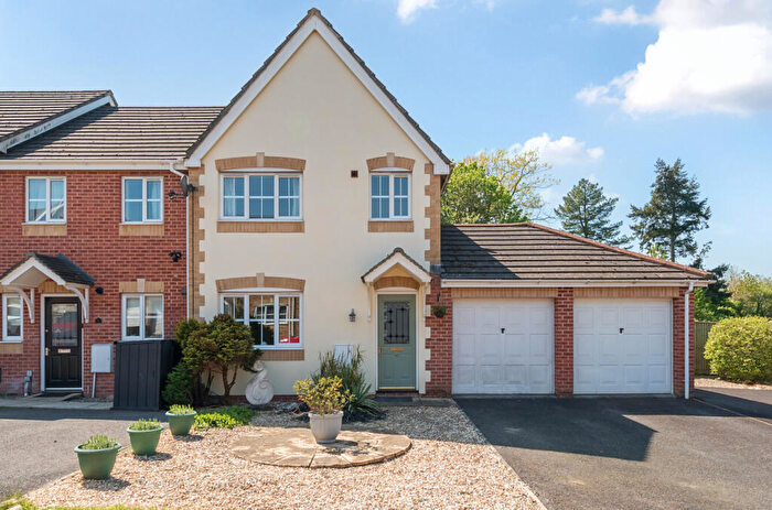 3 Bedroom End Of Terrace House For Sale In Pale Gate Close, Honiton, Devon, EX14
