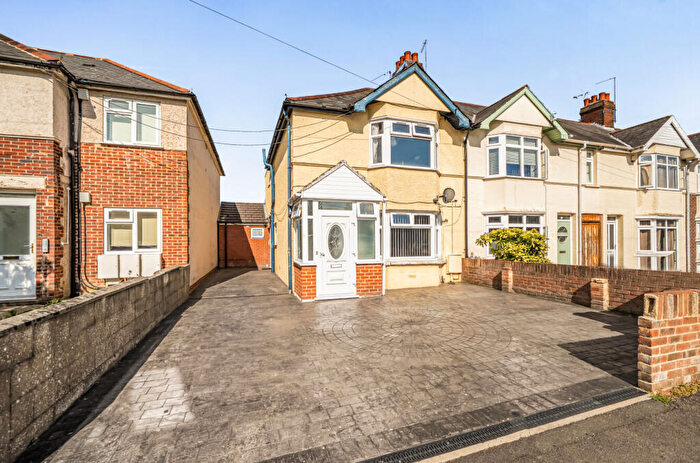 5 Bedroom End Of Terrace House For Sale In Cricket Road, East Oxford, OX4