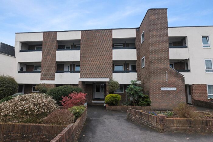 2 Bedroom Flat For Sale In Tudor Court, Regal Close, Cosham, PO6