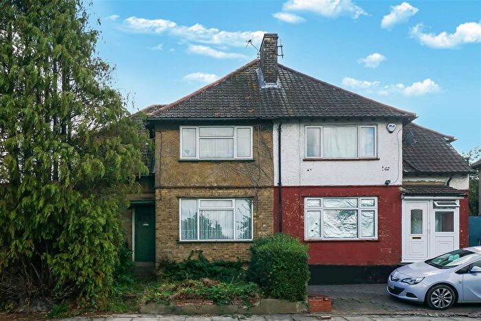 3 Bedroom Semi-detached House For Sale In Attewood Avenue, Neasden, NW10