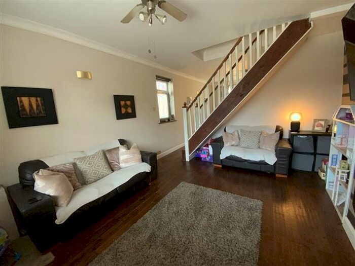 3 Bedroom Semidetached House For Sale In Aughton Road, Swallownest