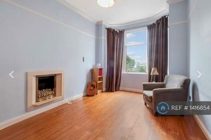 2 Bedroom Flat To Rent In Dunn Street, Clydebank, G81