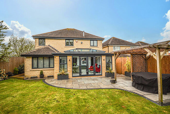5 Bedroom Detached House For Sale In Round Hill Close, Skelmanthorpe, HD8